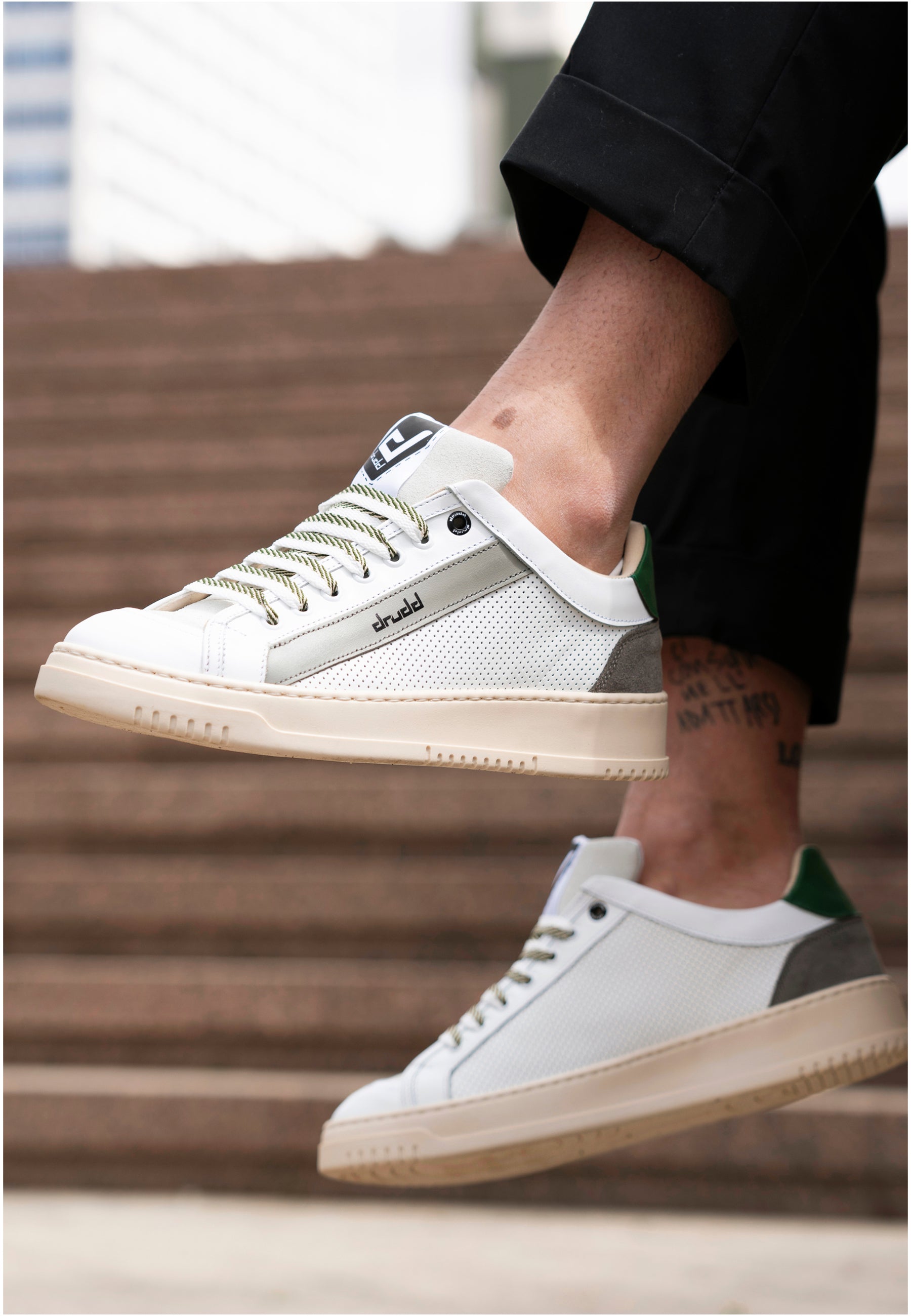 Sneakers Pelle Bianca e verde- D-Benji