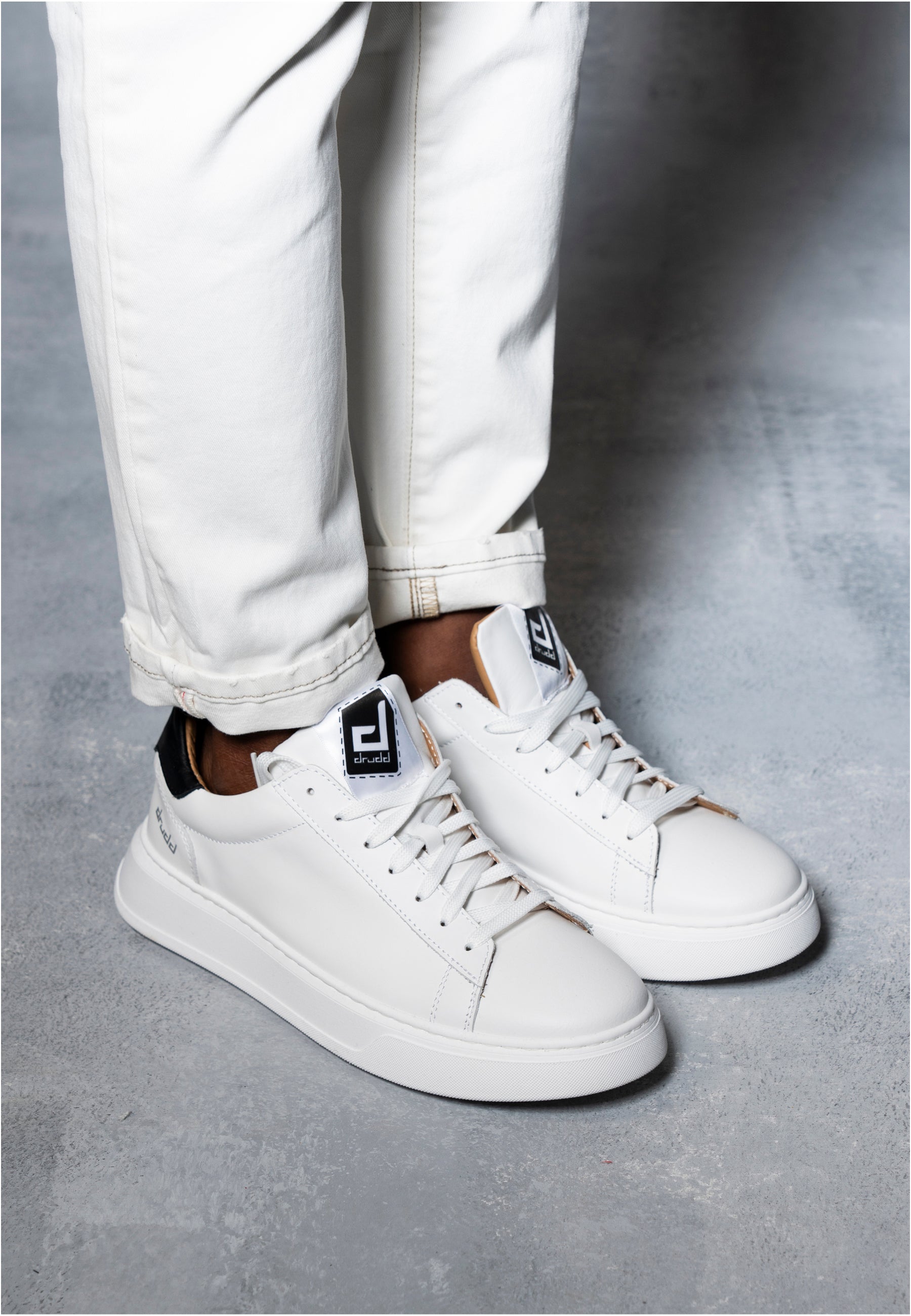 D-BRO White - Black
