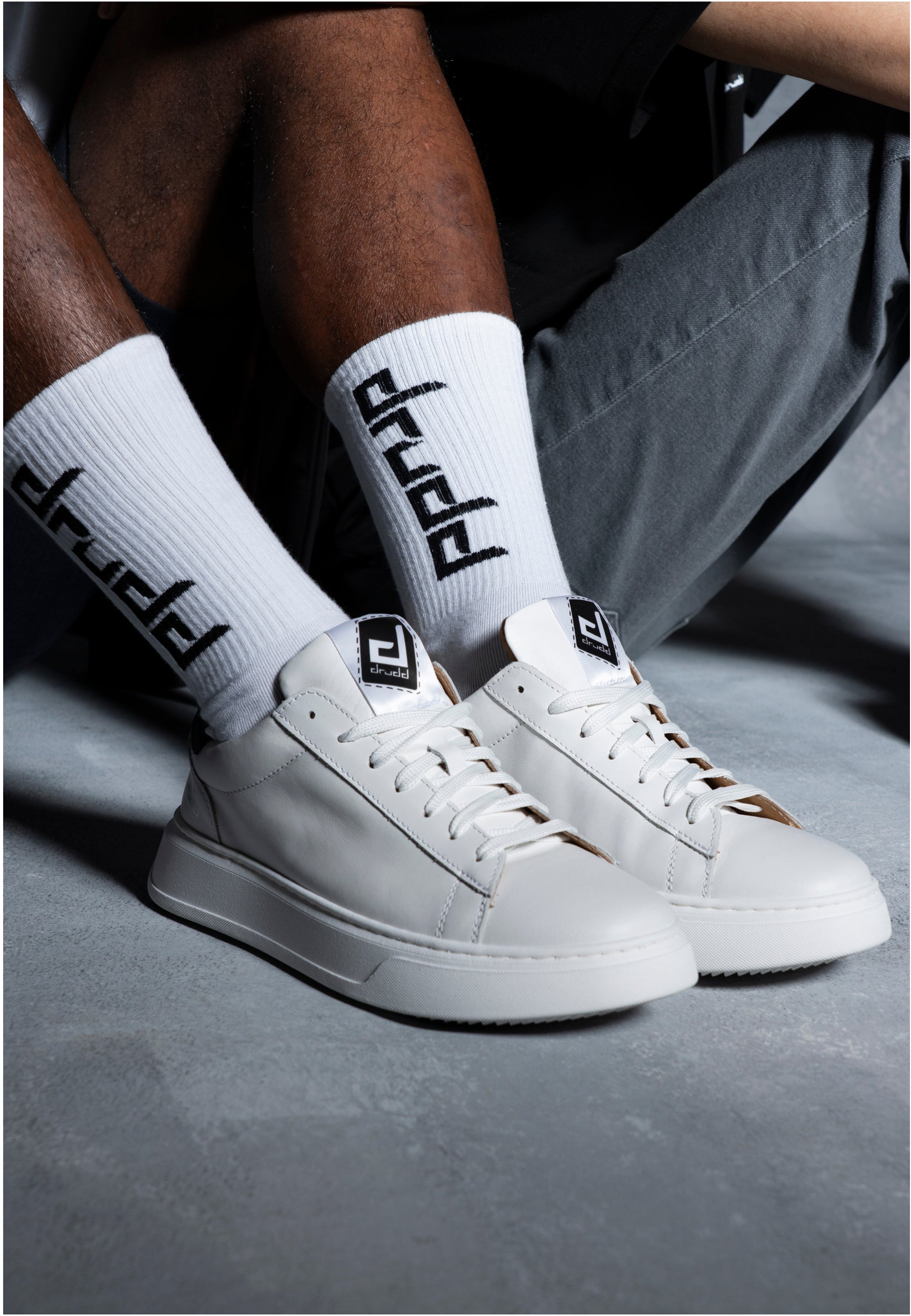 D-BRO White - Black