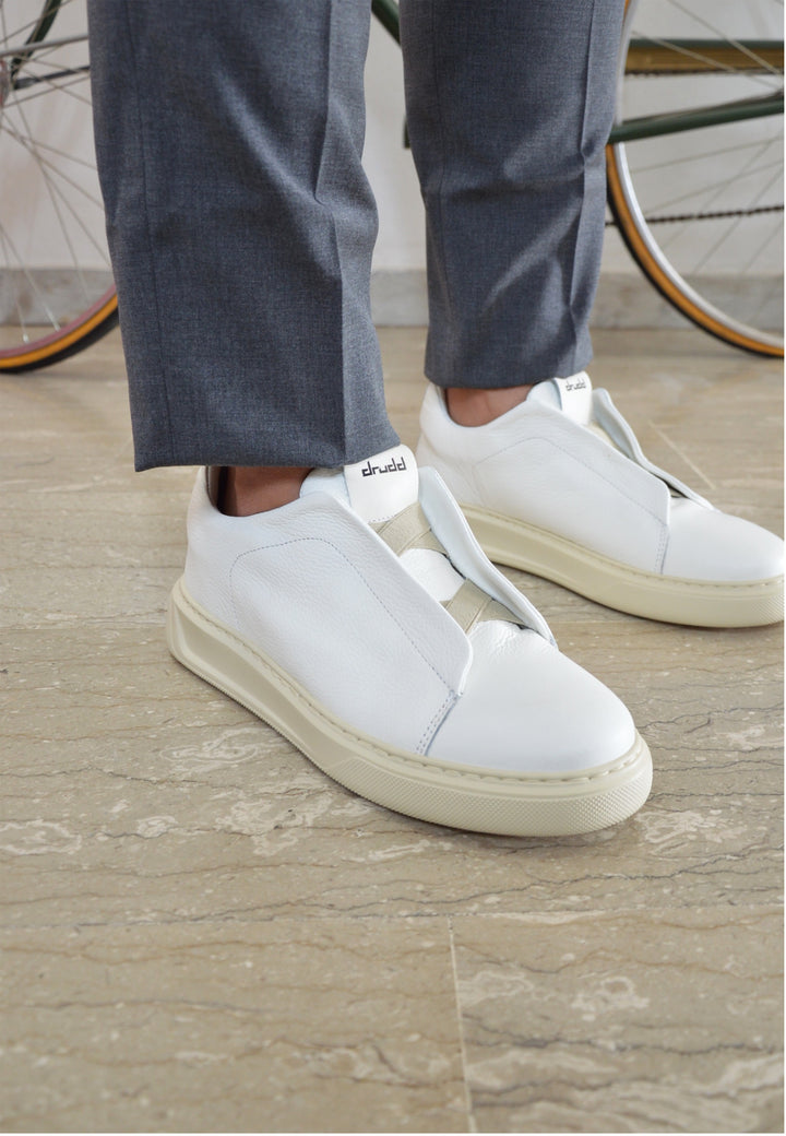 Sneakers slip-on  in pelle martellata bianca - D-Capri