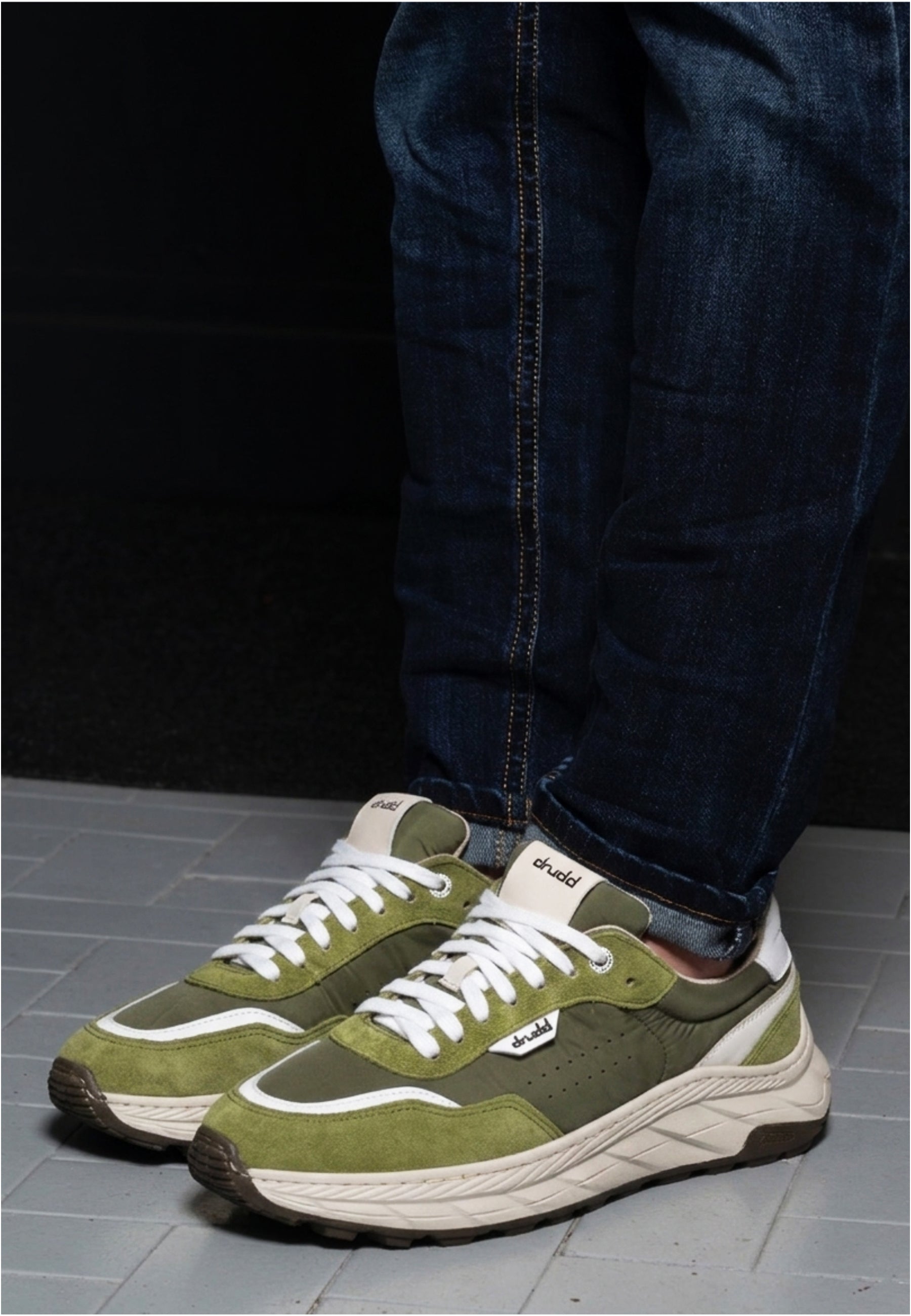 Sneakers in camoscio e tessuto verde - D-Cross