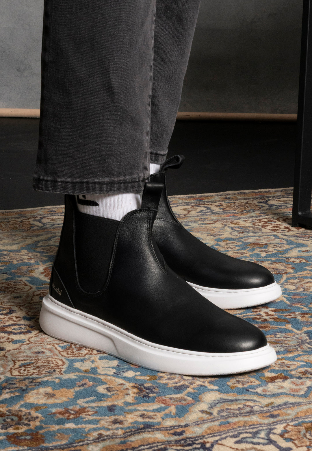 Stivaletto sneakers in pelle nero- D-LOUIS