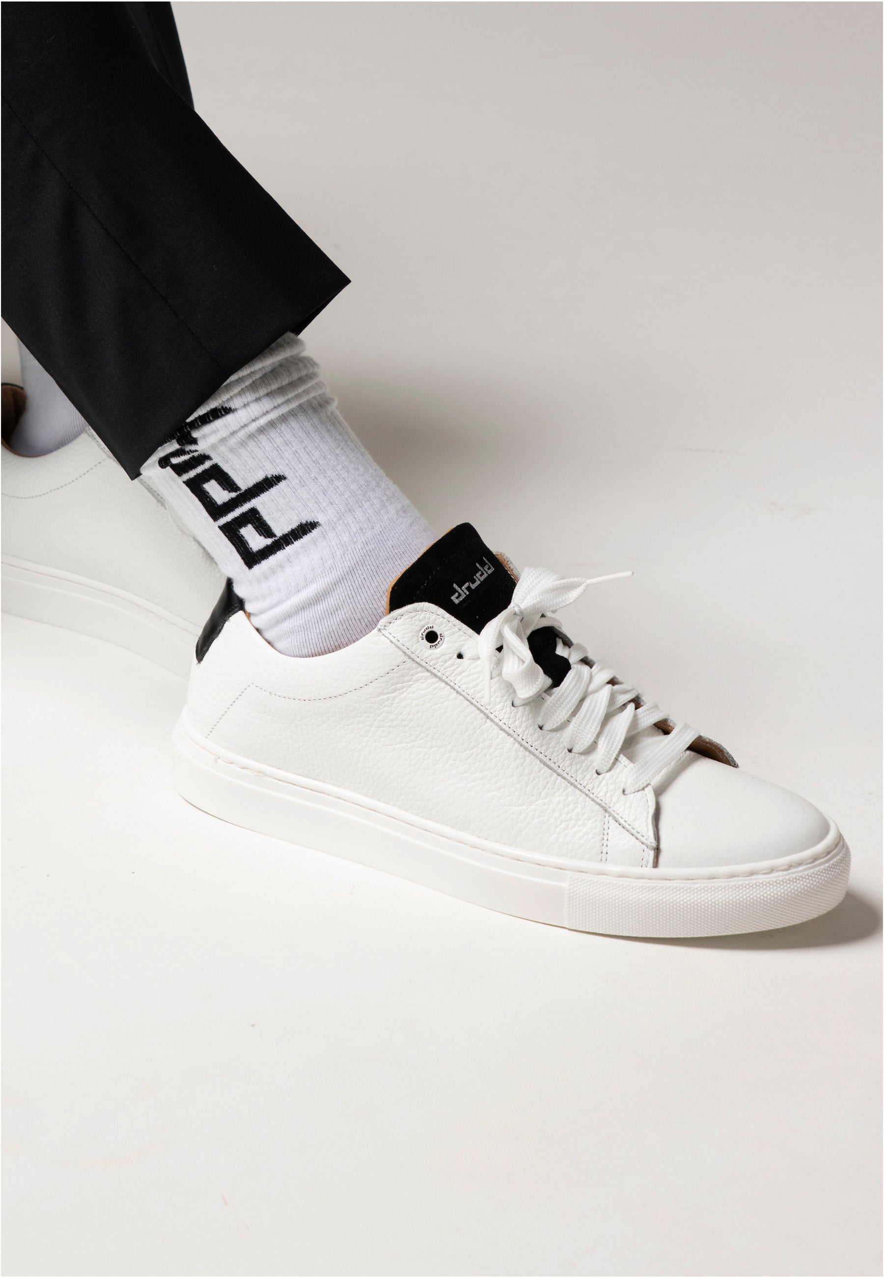 SERGE-TUMBLED-WHITE