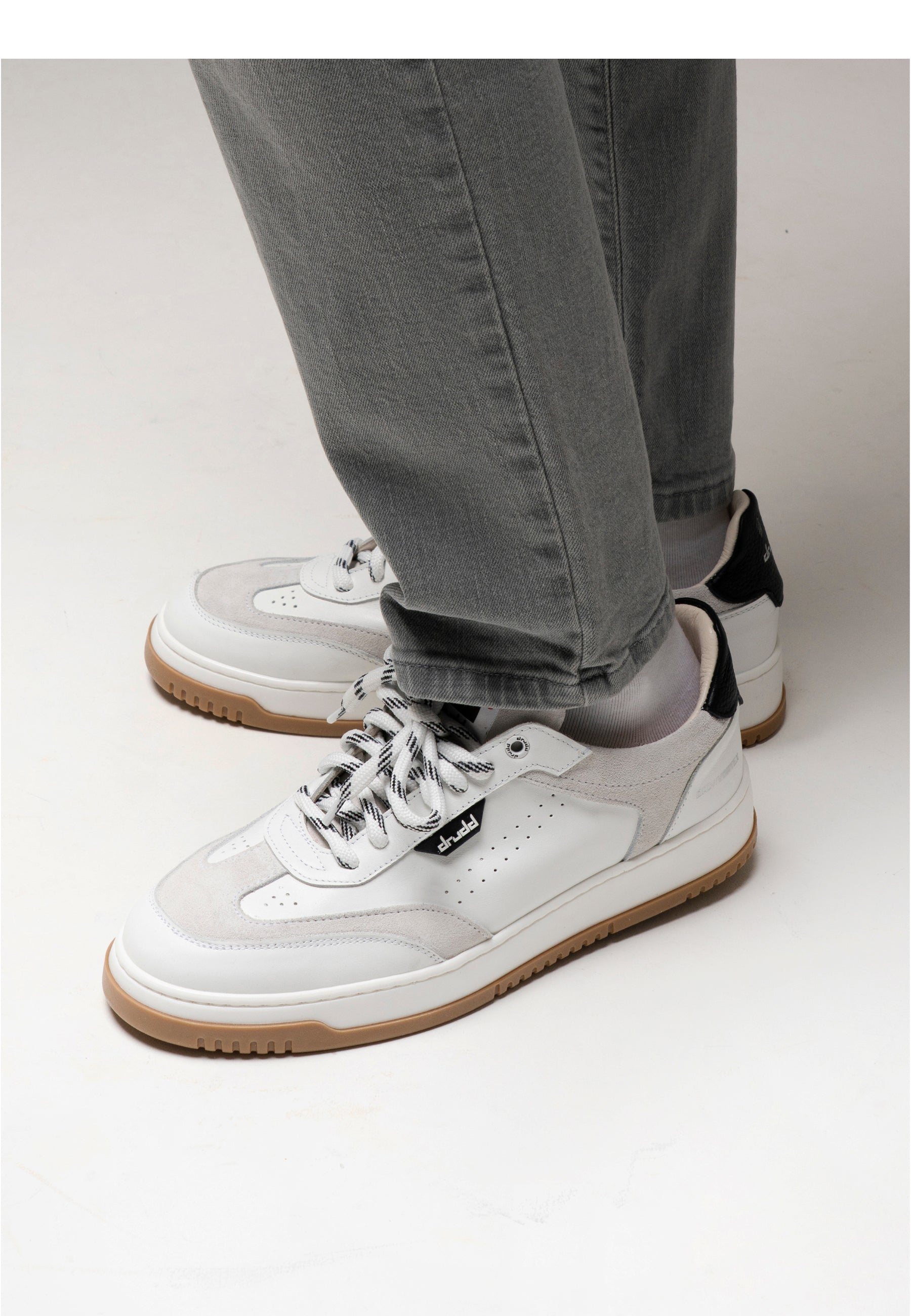 Sneakers in pelle bianca e nera - D-Vortex