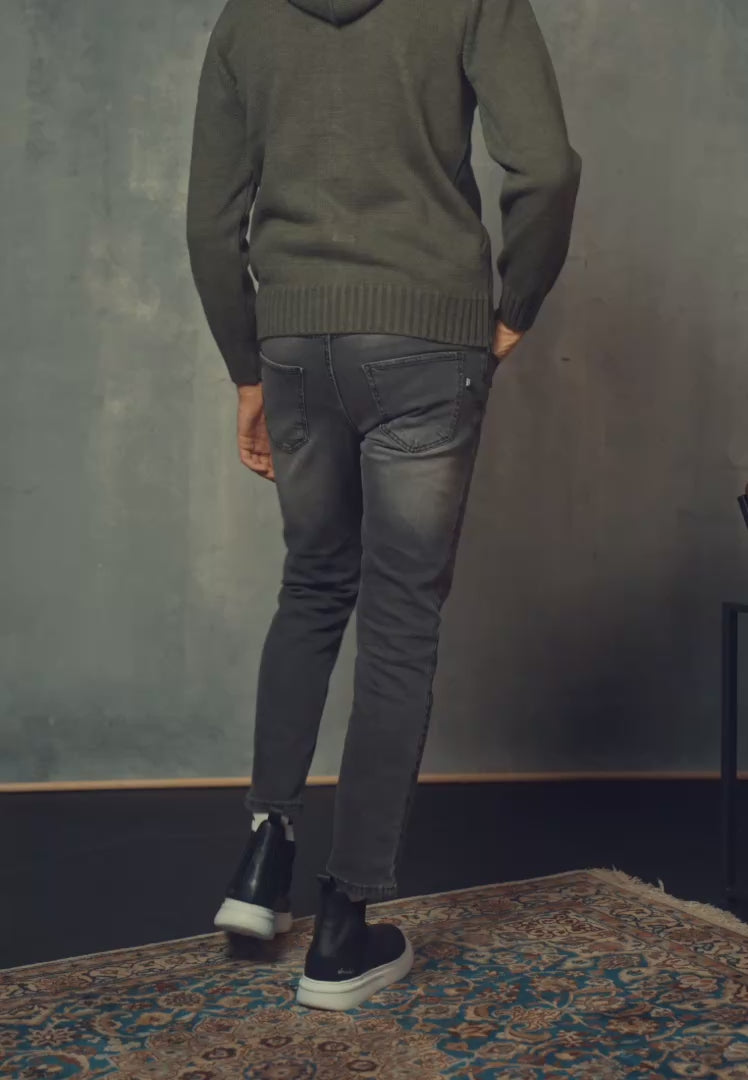 Stivaletto sneakers in pelle nero- D-LOUIS