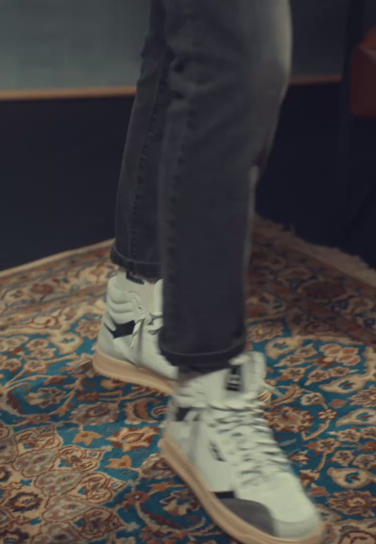 Sneakers alta in pelle  bianca e camoscio nero - D-Forest